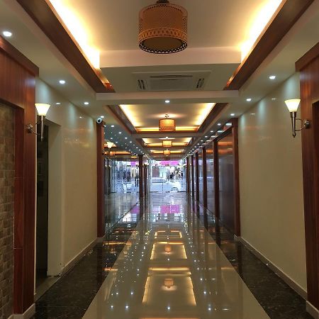 Royal Tulip Hotel Llc Дубай Екстер'єр фото